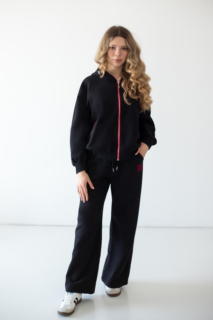 Костюм жіночий